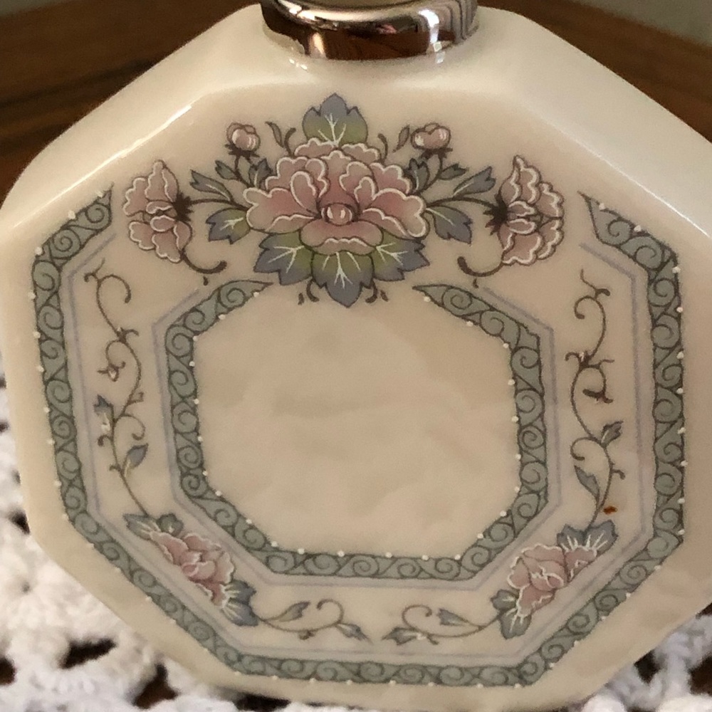 Vintage Lenox Porcelain Perfume Bottle. Excellent condition